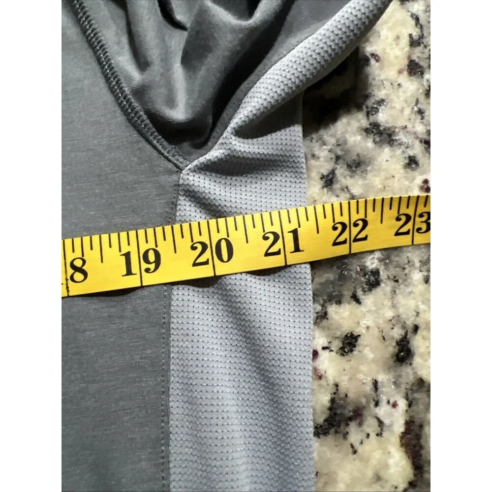 The North Face Men’s Essential Lightweight Athletic Pullover Jacket Med Gray